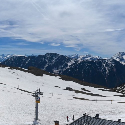 Chamrousse La Croix Webcam - Live Views from Le Recoin, France