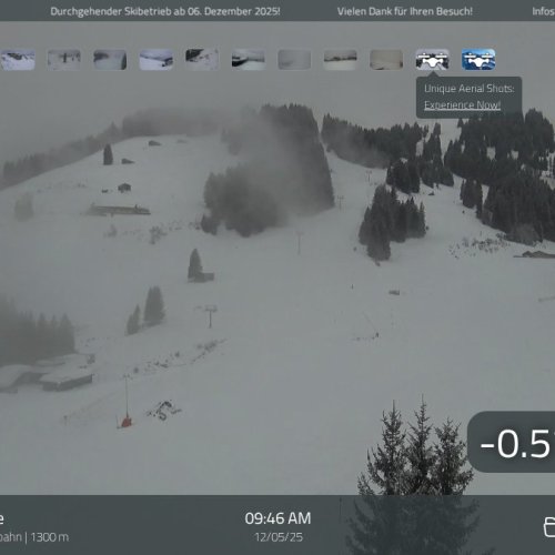 Brixen im Thale Live Webcam: Alpine SkiWelt Views from Gondola Top Station