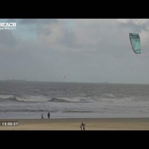 Scheveningen Beach Live Webcam: Kitesurfing and North Sea Views