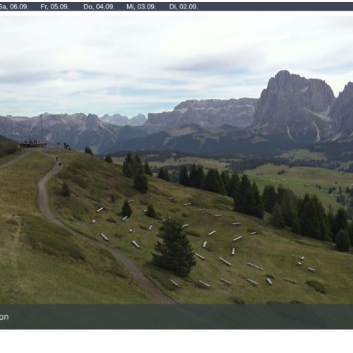 Puflatsch Bergstation Live Webcam: Seiser Alm & Dolomites Panorama