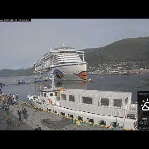 Nordfjordeid Port Live Webcam: Fjord Views and Cruise Ships