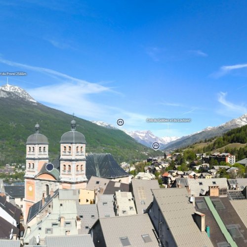 Briançon Cité Vauban Live Webcam: Alpine Views & Historic Streets