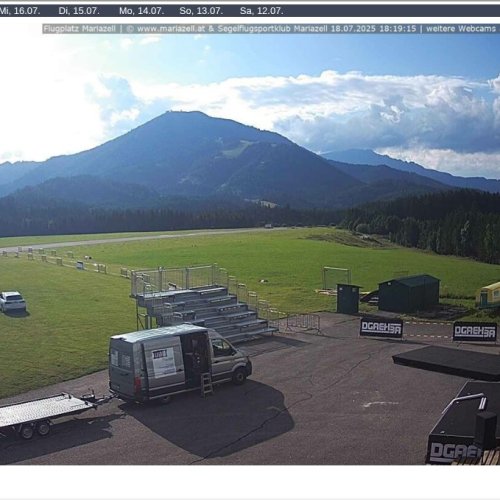 Live from St. Sebastian Airfield: Alpine Panoramas & Gliding Action