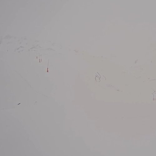 Serre Doumenge Ski Resort Webcam - Les Agudes, France 🏔️