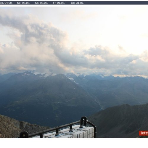 Hochstubaihütte: Live Mountain Views from the Ötztal Alps