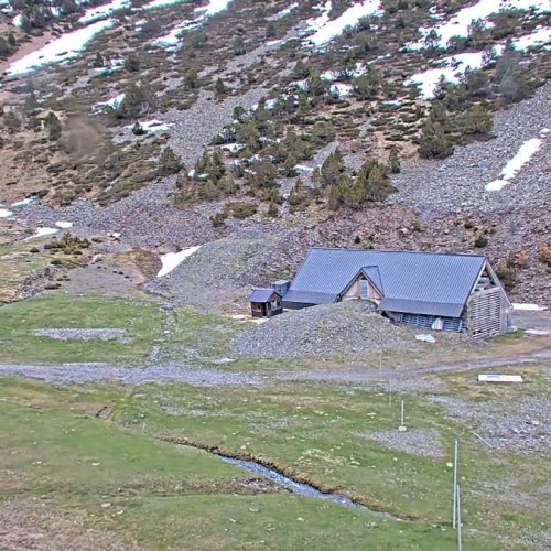 Saint-Lary-Les Merlans: A Serene Mountain Retreat 🏔️