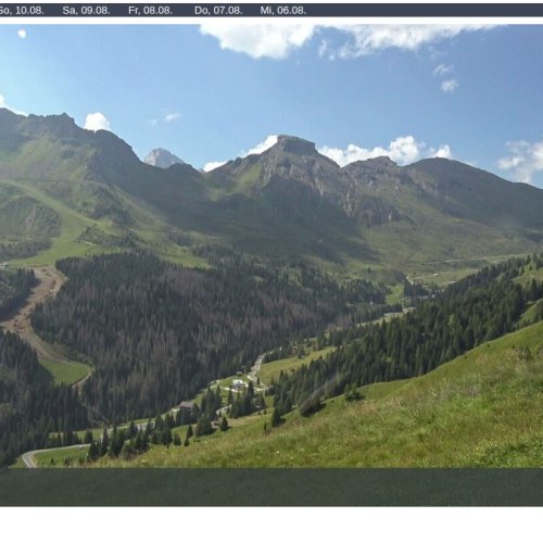 Rifugio Burz Arabba Live Webcam: Dolomite Mountain Views