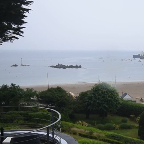 Discover Port Manec'h: A Serene Coastal View 🌊