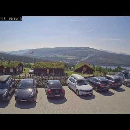 Gålå Cabins & Lake: Live View of Norwegian Mountain Scenery