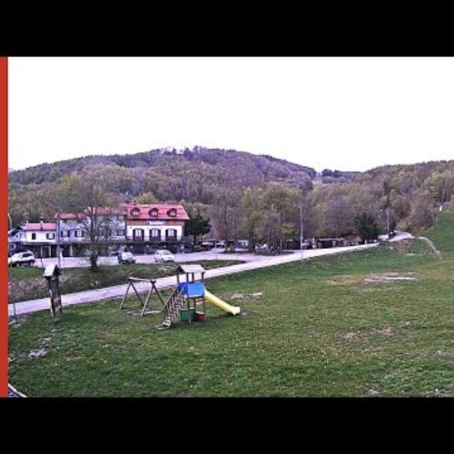Ventasso Ski Slopes Live Webcam: Mountain Views & Seasonal Charm