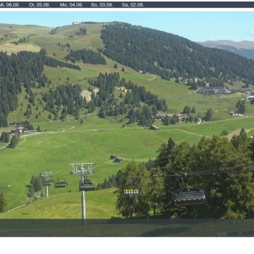 Spitzbühl Seiser Alm Live Webcam: Dolomite Mountain Views