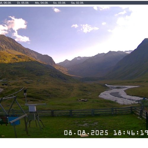 Franz Senn Hütte Webcam: Live Views of the Stubai Alps