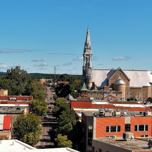 Saint-Jérôme, Québec, Canada Live Webcam: Cityscape & Cathedral View