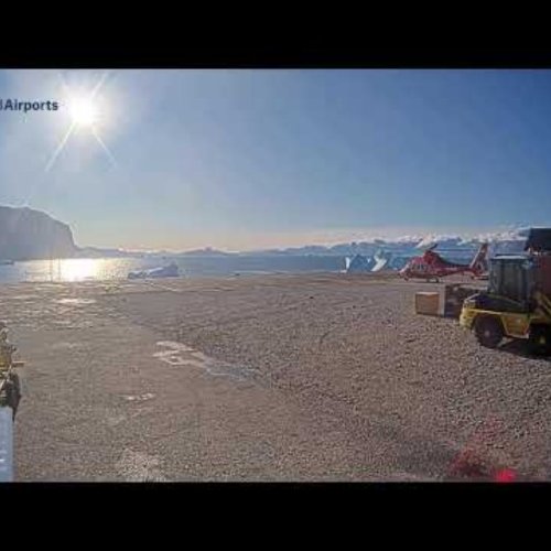 Uummannaq Heliport Live Webcam: Greenland's Arctic Gateway