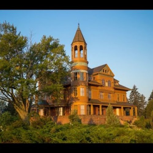 Fairlawn Mansion Live Webcam: Superior, Wisconsin Views