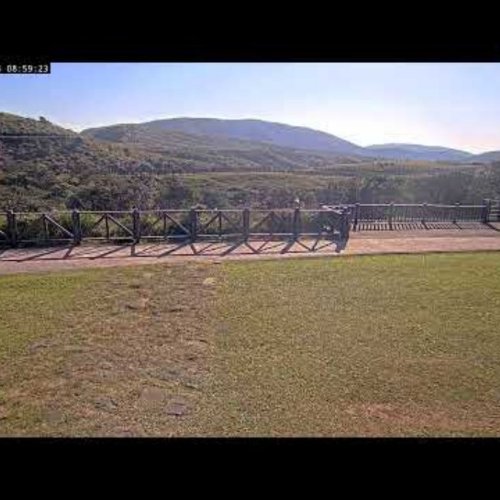 Qingtiangang Grassland Live Webcam: Scenic Taipei Mountain View