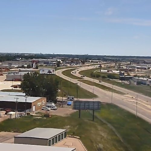 Minot, North Dakota Live View - Highway and Cityscape 🌄