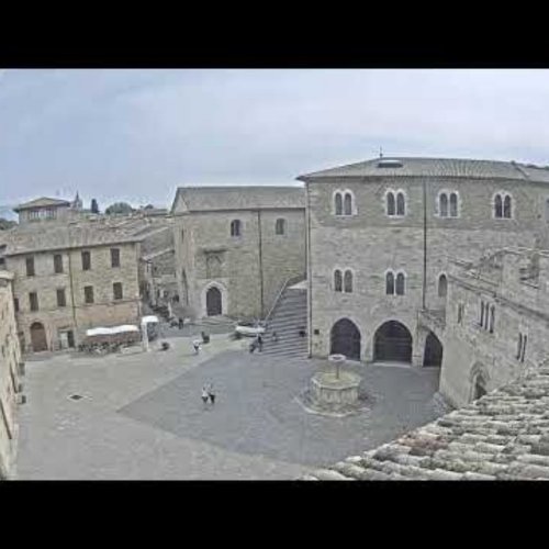 Piazza Filippo Silvestri Live Webcam in Bevagna, Italy