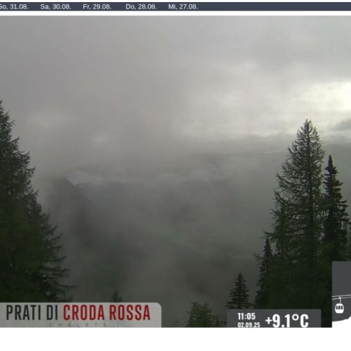 Live Webcam: Rotwandwiesen Chalets, Sesto Dolomites at 1920m