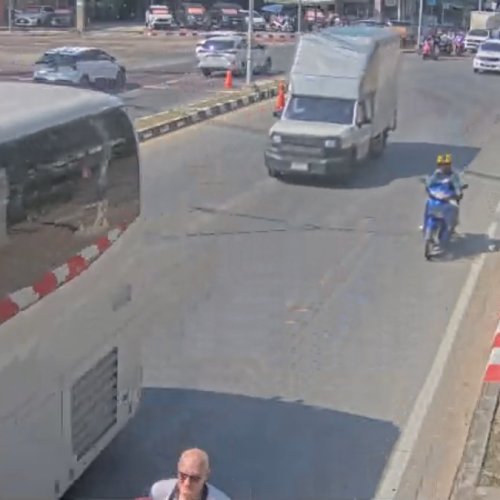 Live Camera View of Tapraya Road in Ban Pakthang Khao Ta Lo, Thailand