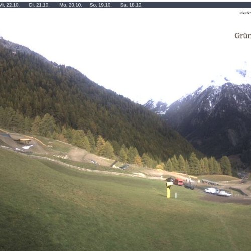Sölden Grünwald Resort Live Webcam: Alpine Views at 1530m