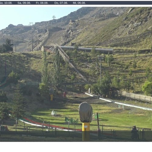 Sierra Nevada Mirlo Blanco Webcam: Live Views of Pradollano Mountain Resort
