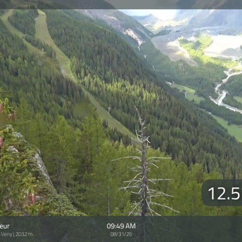 Courmayeur Valley Live Stream: Mont Blanc Mountain View