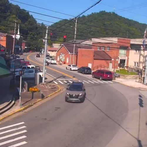 Hyden Kentucky Live Webcam: Main Street View & Daily Activity