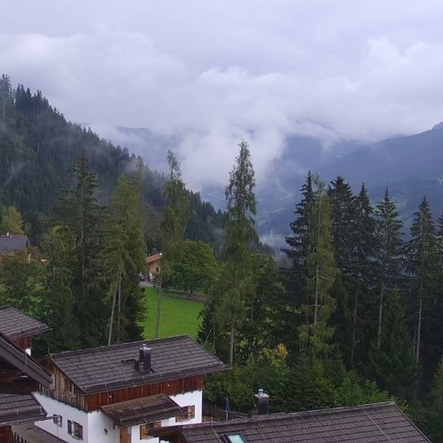 Pfarrwerfen Live Webcam: Salzkammergut Mountain Views & Timelapse