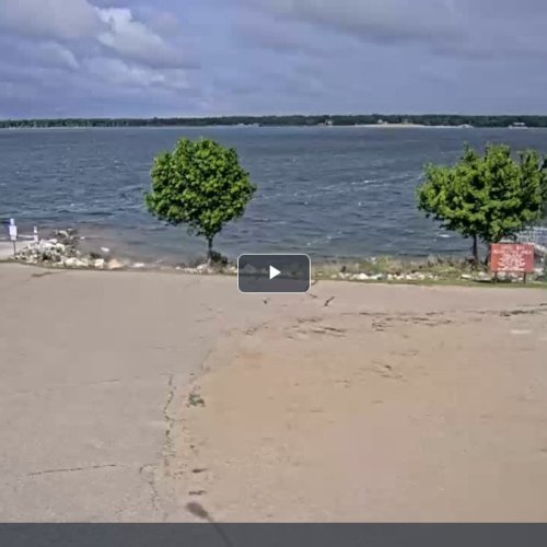 Devils Lake, North Dakota, United States: A Serene Lakeside View