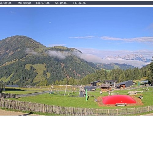 Fieberbrunn Streuböden Live Webcam: Alpine Views & Family Fun