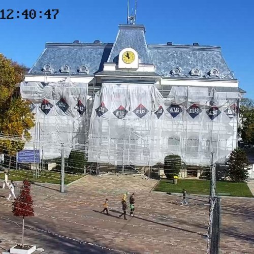 Pitești Town Square Live Webcam: Heart of Romania