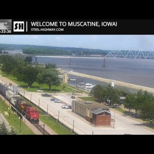 Muscatine Iowa Live Railcam: Mississippi River & Merrill Hotel Views