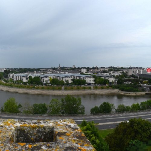 Angers La Villa Live Webcam: River Maine & City Skyline View