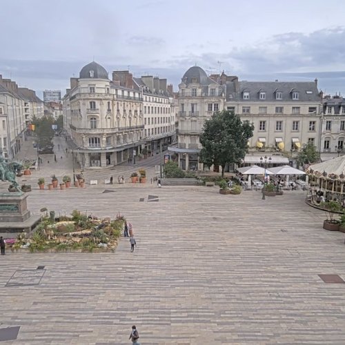 Orléans Place du Martroi Live Webcam: Historic Square & City Life