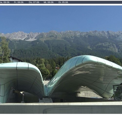 Hungerburg Webcam: Innsbruck's Modern Alpine Gateway