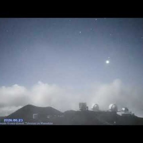 Telescope Domes Atop Mauna Kea | Live View from Hawaii's Stargazing Paradise 🌠