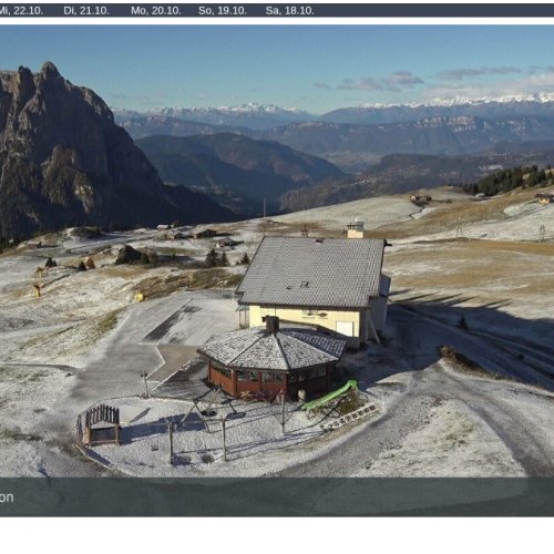 Puflatsch Bergstation Live Webcam: Seiser Alm Dolomites View