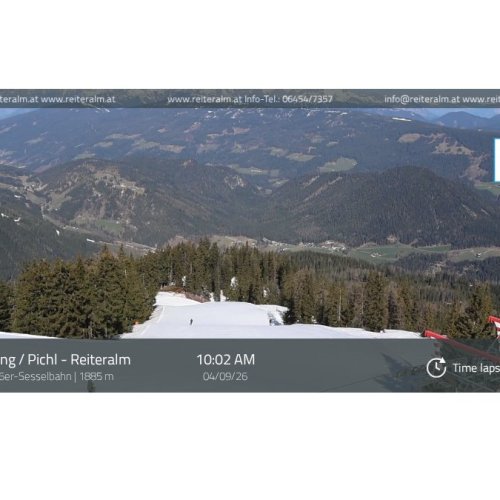 Experience the Live Views from Reiteralm Mountain Station