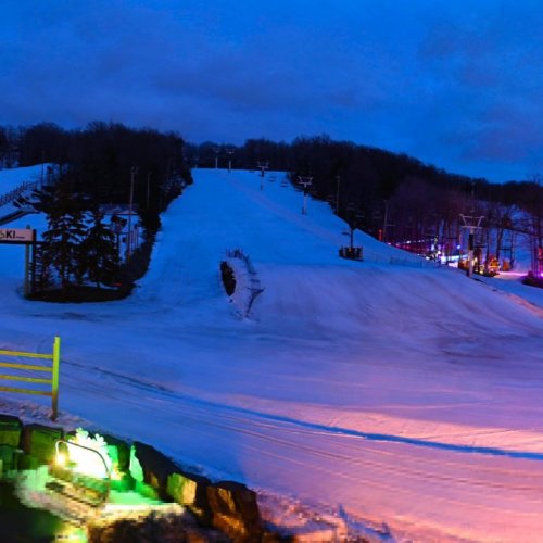 Ski Saint-Bruno Chalet Principal: Live Winter Wonderland