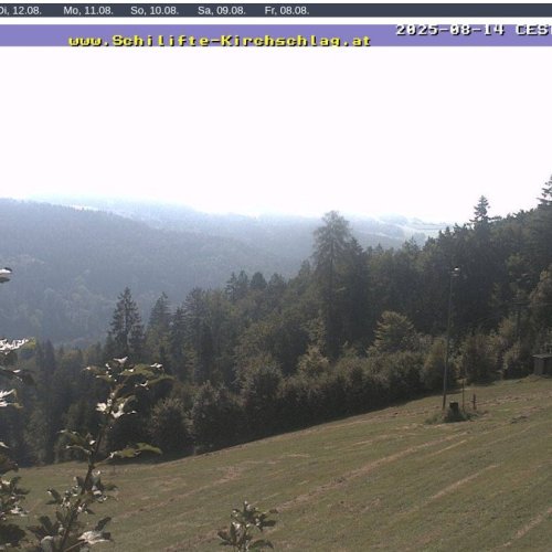 Kirchschlag bei Linz Live Webcam: Alpine Views & Ski Area