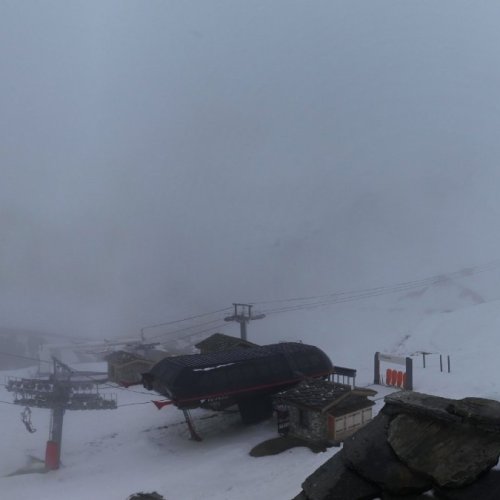 Val d'Isère Pisaillas: A Snowy Ski Resort