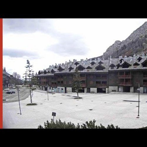 Val di Luce Live Webcam: Abetone's Central Square & Apennine Mountains